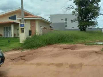 Alugar Terreno / Padrão em Águas de Santa Bárbara. apenas R$ 35.000,00