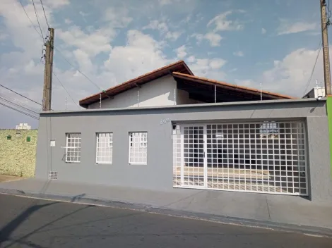 Alugar Casa / Padrão em Botucatu. apenas R$ 440.000,00