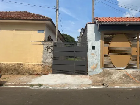 Alugar Casa / Padrão em Botucatu. apenas R$ 280.000,00