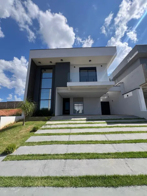 Alugar Casa / Condomínio em Botucatu. apenas R$ 1.380.000,00